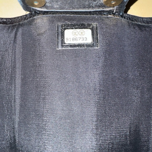 LOW START AUTHENTIC CHANEL CAVIAR SKIN CC LOGO KEY CASE HOLDER BLACK - Picture 4 of 6